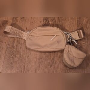 Playfield Bailey Sling Dog Walking Bag Beige